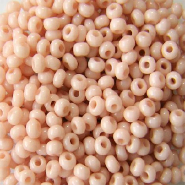 03111 10/0 чеський бісер Preciosa, кремовий, непрозорий крейдяний сольгель