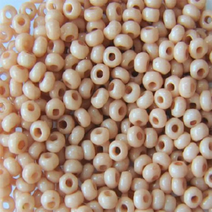 03112 10/0 чеський бісер Preciosa,  кремовий, непрозорий крейдяний сольгель