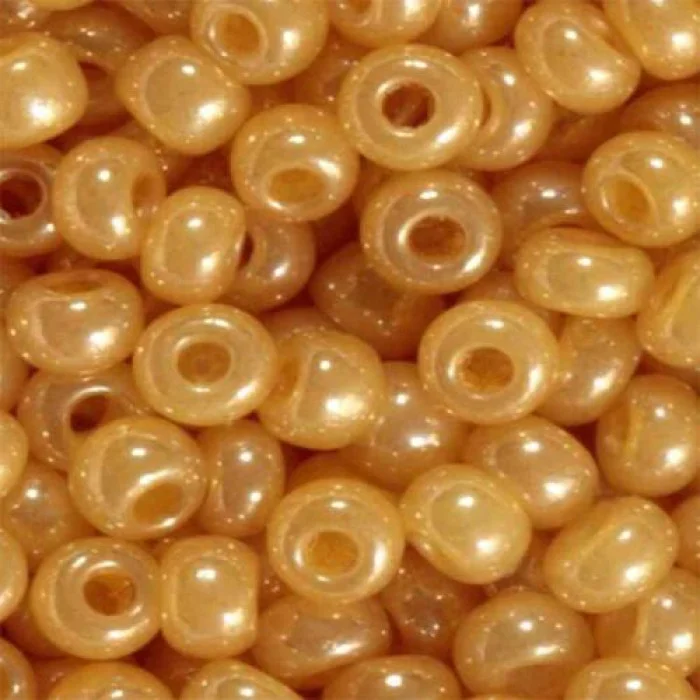 47115 10/0 чеський бісер Preciosa,  бежевий, непрозорий перламутровий