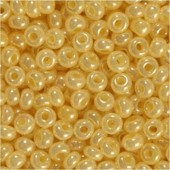 47112 10/0 чеський бісер Preciosa,бежевий, непрозорий перламутровий