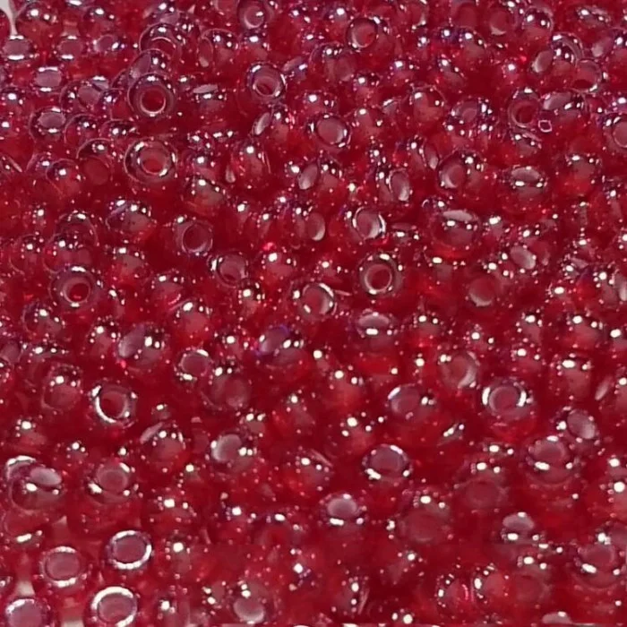 95077 бісер № 10 Preciosa червоний з переливом з білою серединкою