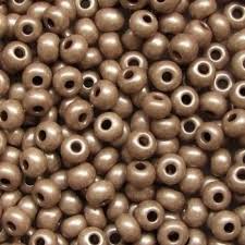 46318 10/0 чеський бісер Preciosa, бежевий, непрозорий крейдяний глянцевий перламутровий