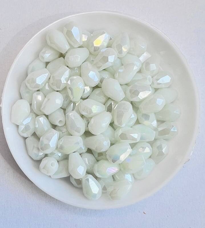 Капелька 6х8 мм, білий з переливом