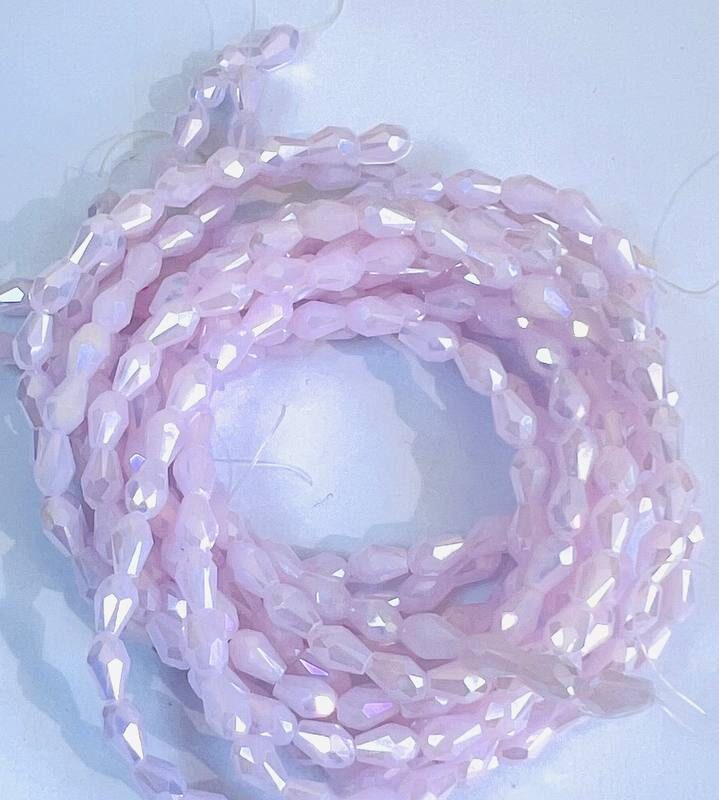 Капелька 4х6 мм,  світло рожевий з переливом