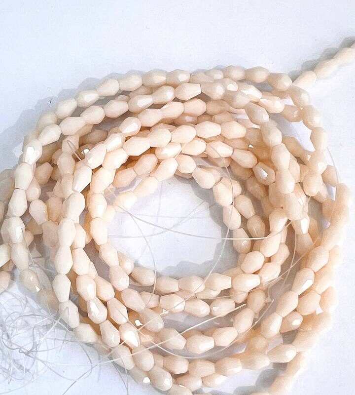 Капелька 4х6 мм, бежева натуральна