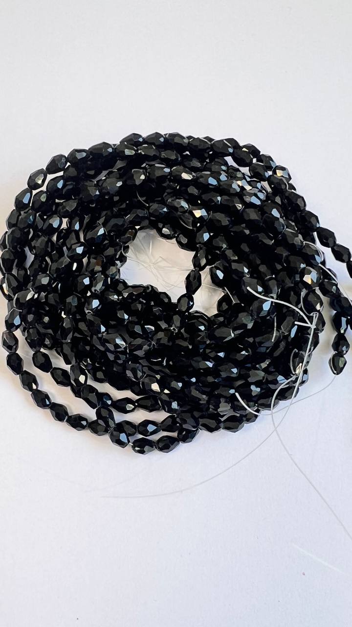 Капелька 4х6 мм, чорна натуральна Капелька 4х6 мм, чорна натуральна