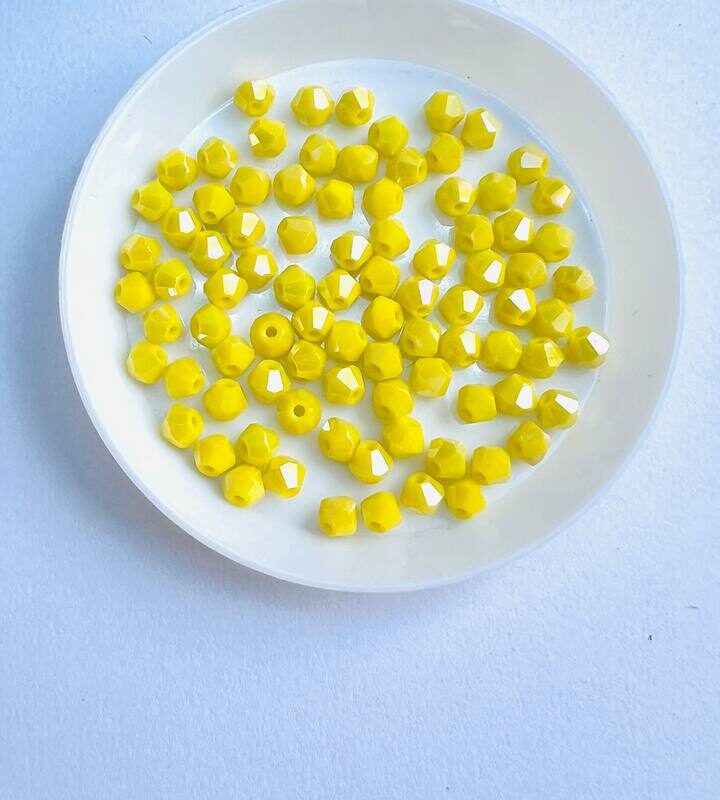 Біконуси 4 мм, жовта натуральна  з переливом