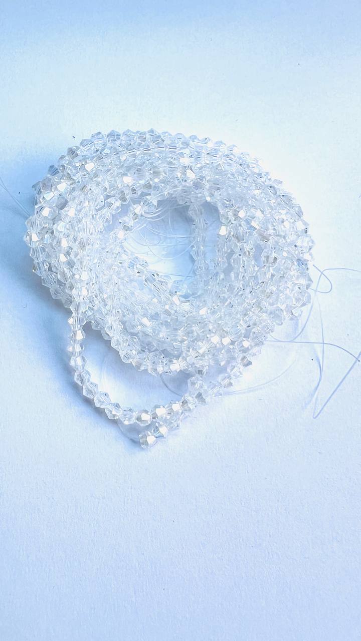 Біконуси 4 мм, прозора з переливом Біконуси 4 мм, прозора з переливом