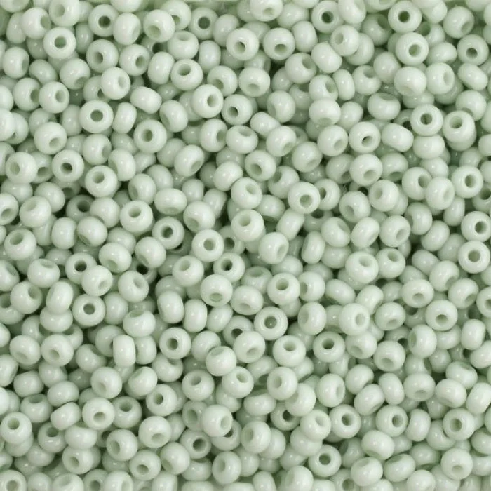 03263 10/0 чеський бісер Preciosa, зелений, непрозорий крейдяний сольгель
