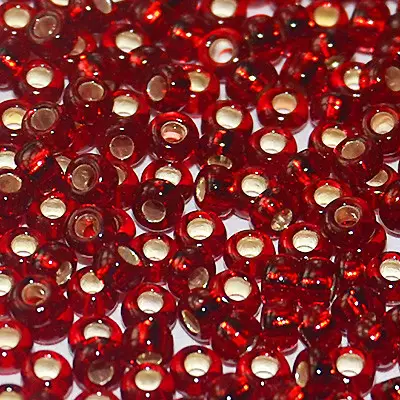 97090 6/0 чеський бісер Preciosa, бордовий, прозорий з блискучим срібним отвором