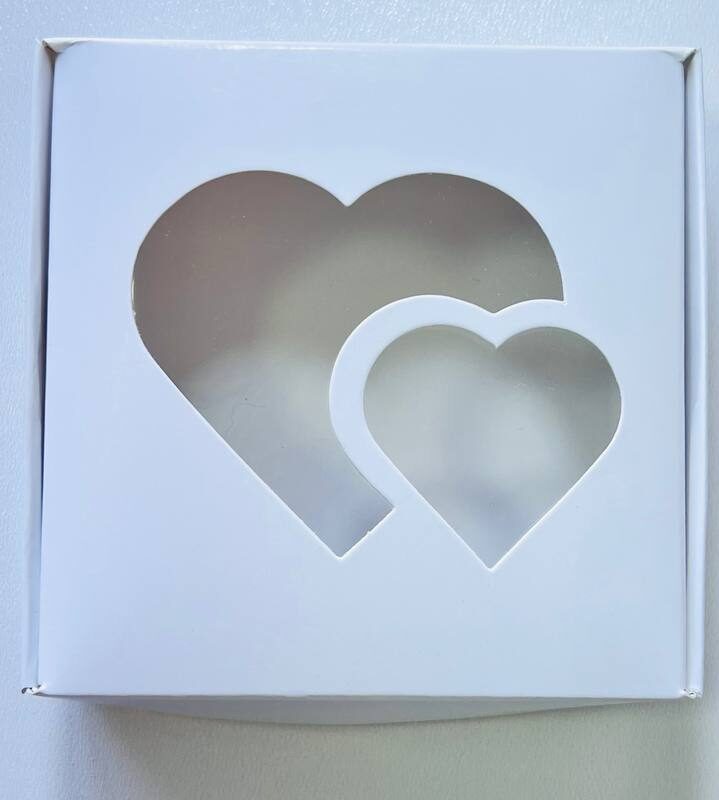 Коробочка 10х10х3 серце біла