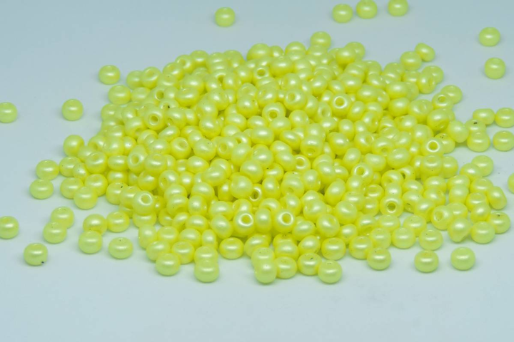 22001 10/0 чеський бісер PRECIOSA перламутровий , жовтий