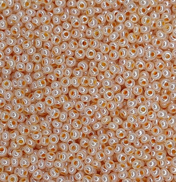 37383 10/0 чеський бісер Preciosa перлинний персиковий кремовий блідий