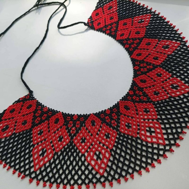 Схема ''Чорна червона '' за схемою Tasha Palshchyva (010553)