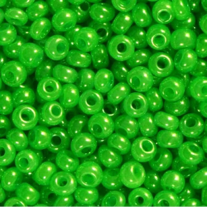 17156 10/0 чеський бісер Preciosa, зелений, непрозорий алебастровий глянцевий
