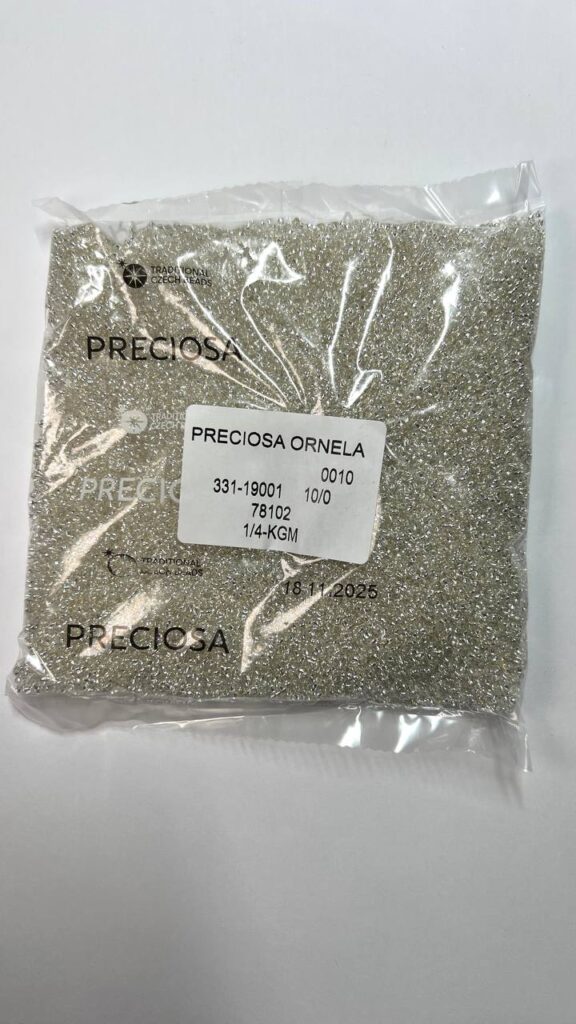 78102 10/0 чеський бісер Preciosa, кришталевий, прозорий з блискучим срібним отвором