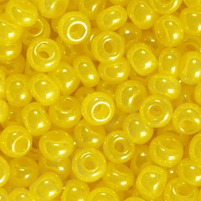17186 10/0 чеський бісер Preciosa, жовтий, непрозорий алебастровий глянцевий