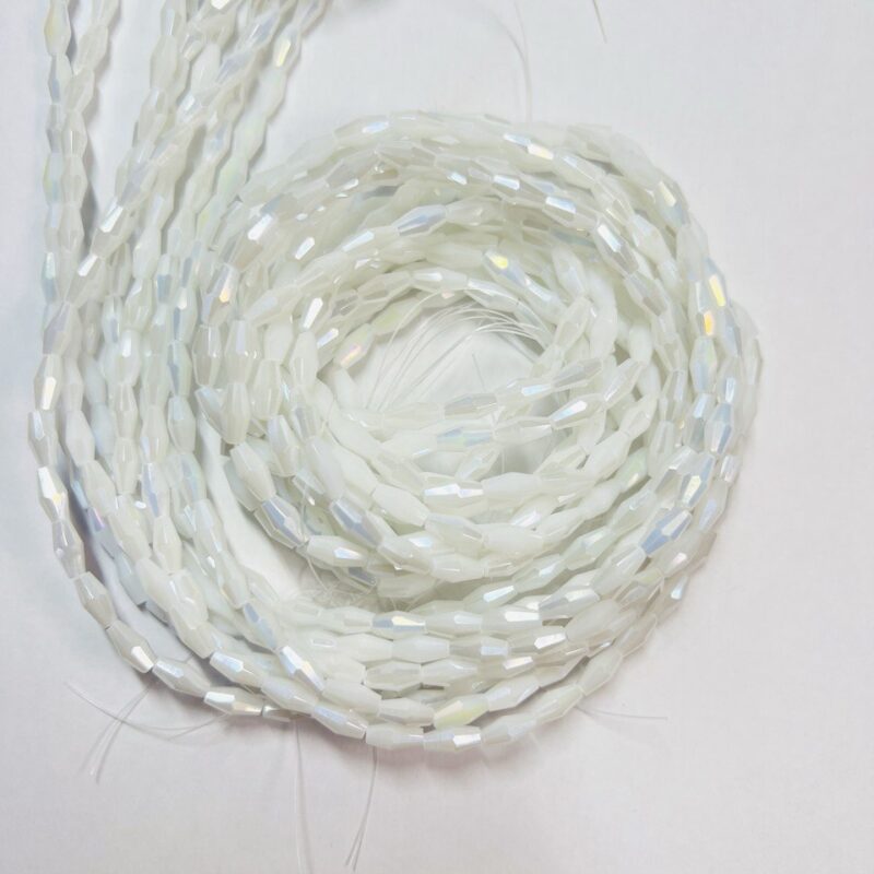 Біконуси 4х8,  білий натуральний з переливом